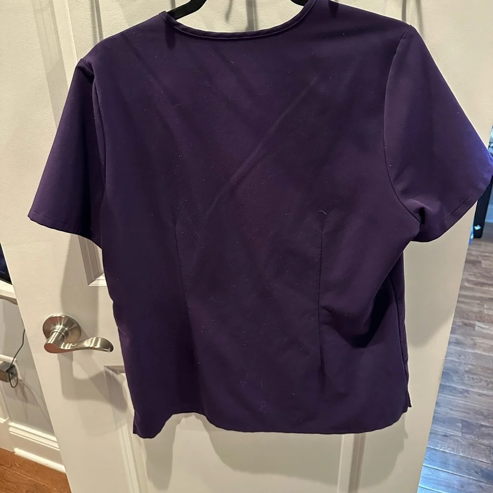 EUC Sz L Figs scrub top